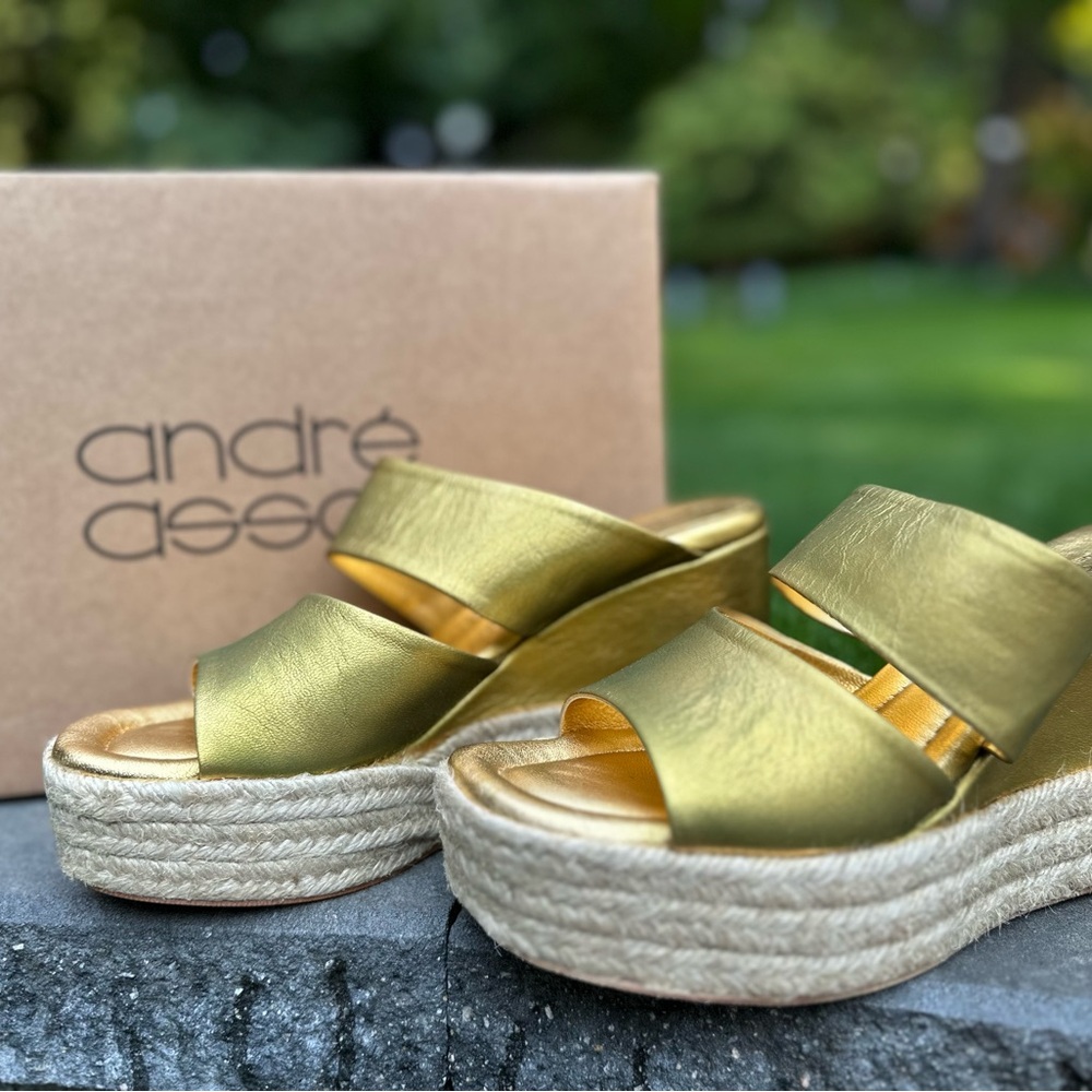 Andre Assous Metallic Gold Espadrille Slides! 💛